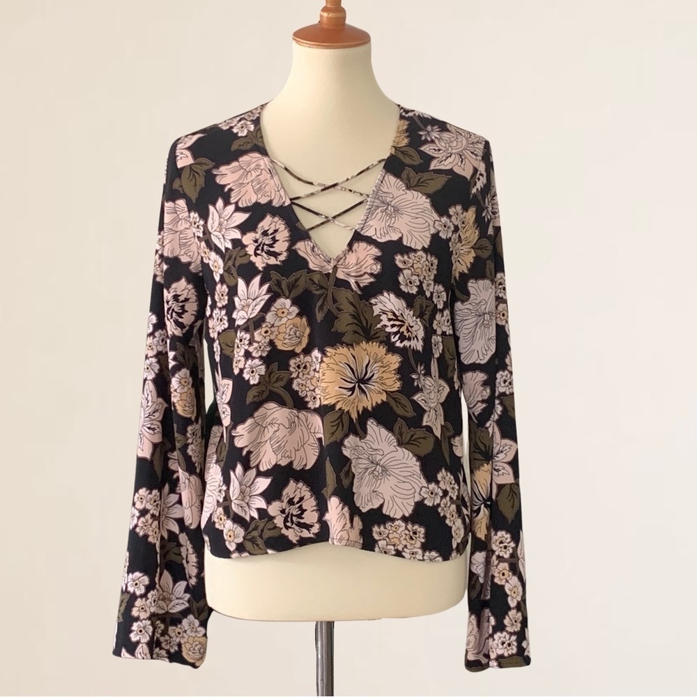 LEITH for Anthropologie Floral Crisscross Detail Pullover Top Flare Sleeves